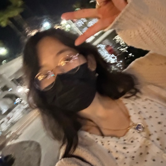 Meet your Posher, Saomenea - Picture 1 of 1